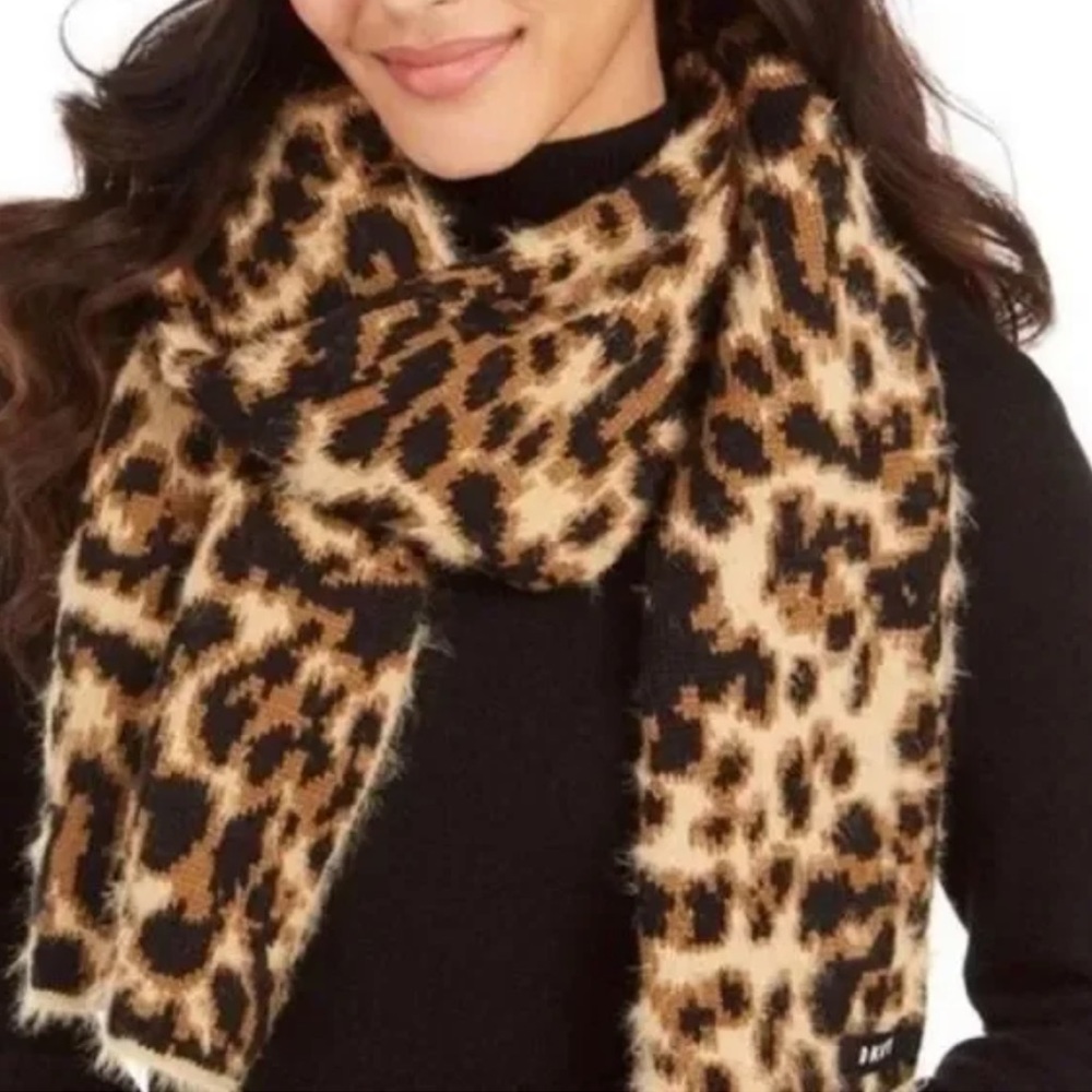 -💙2/$40💙NWT DKNY Leopard Printed Eyelash Fuzzy Knit Scarf - Picture 2 of 16